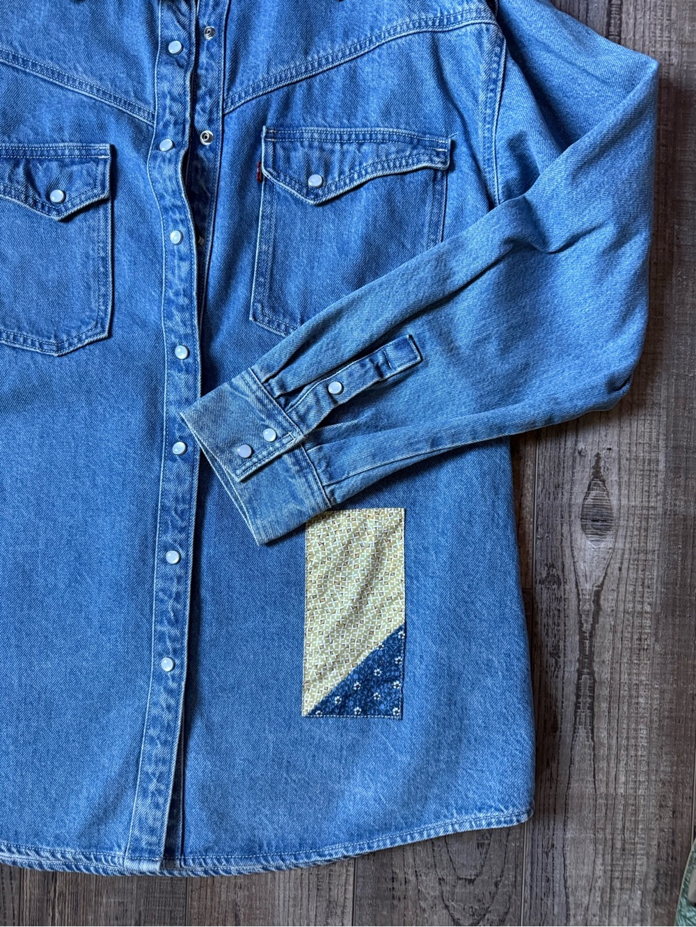 Levi’s The Weatern Quilt Patch Denim Shirt Jacket Small - Picture 4 of 5
